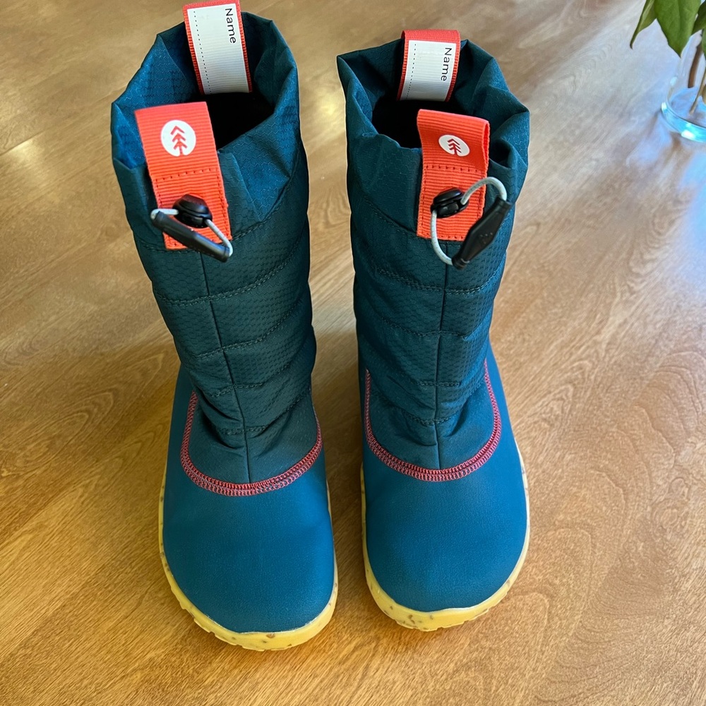NWT Vivibarefoot Lumi kids boots